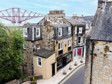 3 bedroom flat for sale