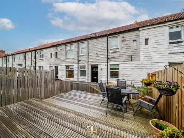 3 bedroom flat for sale