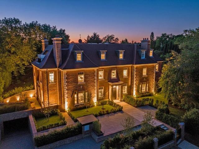 3 bedroom flat for sale