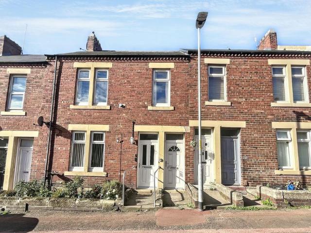 3 bedroom flat for sale