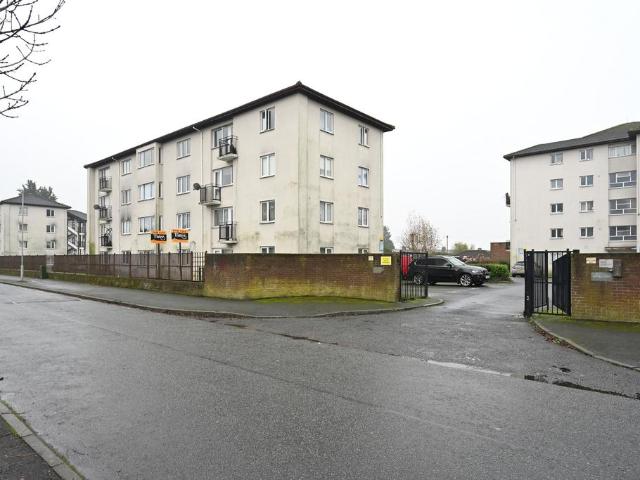 3 bedroom flat for sale