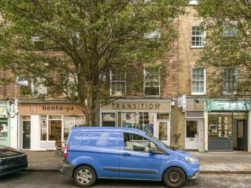 3 bedroom flat for sale