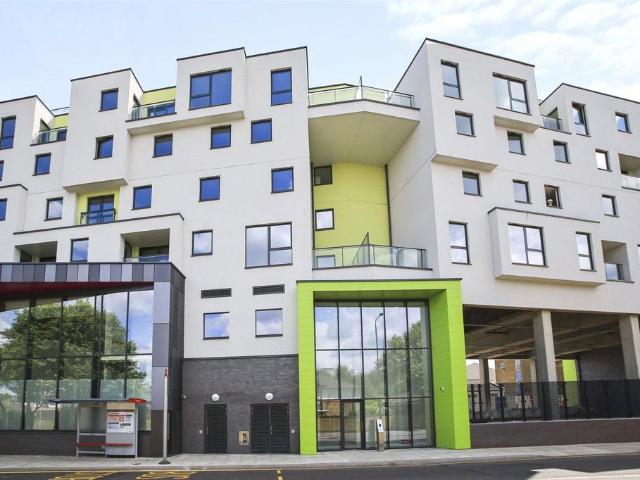 3 bedroom flat for sale