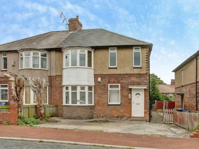3 bedroom flat for sale