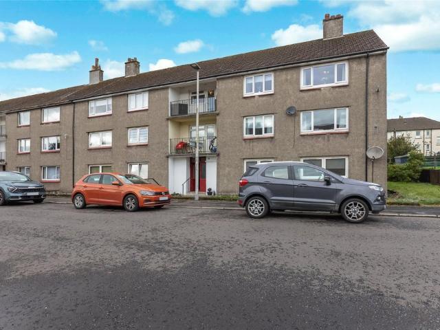 3 bedroom flat for sale