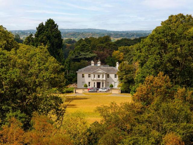 3 bedroom flat for sale