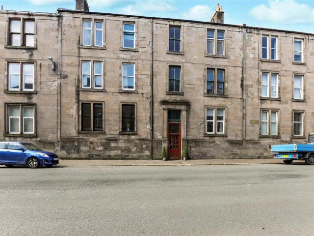3 bedroom flat for sale