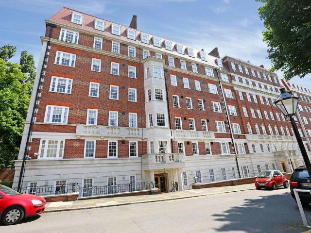 3 bedroom flat for sale