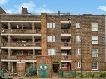 3 bedroom flat for sale