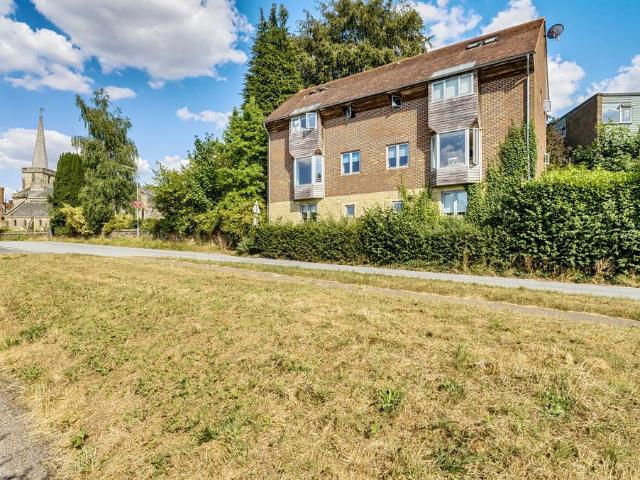 3 bedroom flat for sale
