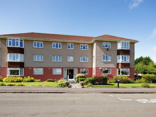 3 bedroom flat for sale