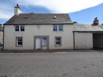 3 bedroom flat for sale