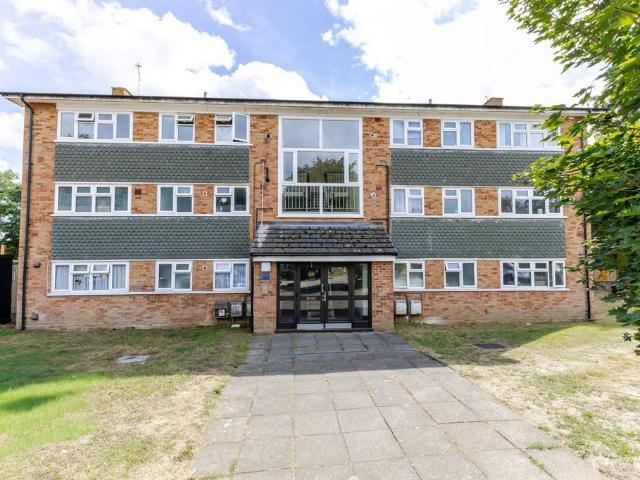 3 bedroom flat for sale