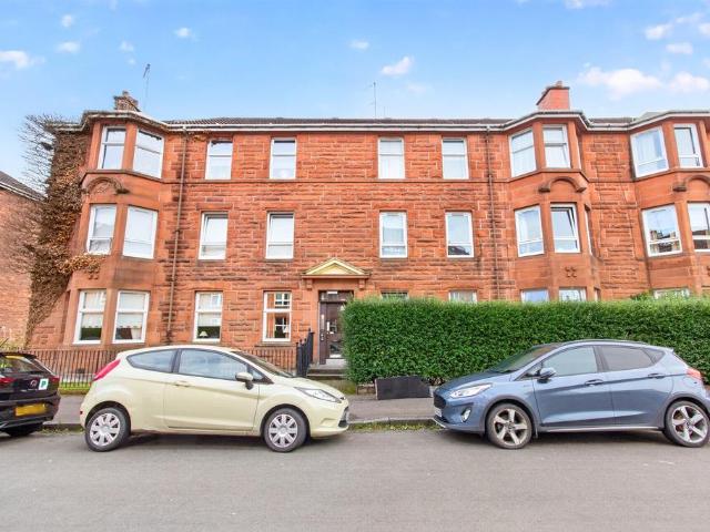 3 bedroom flat for sale