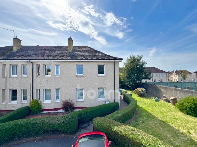 3 bedroom flat for sale