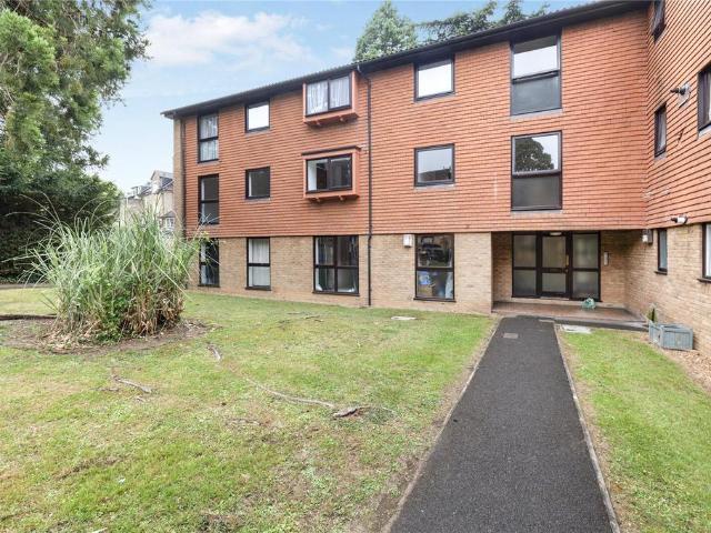 3 bedroom flat for sale