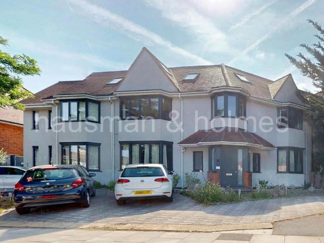 3 bedroom flat for sale