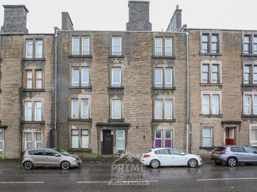 3 bedroom flat for sale
