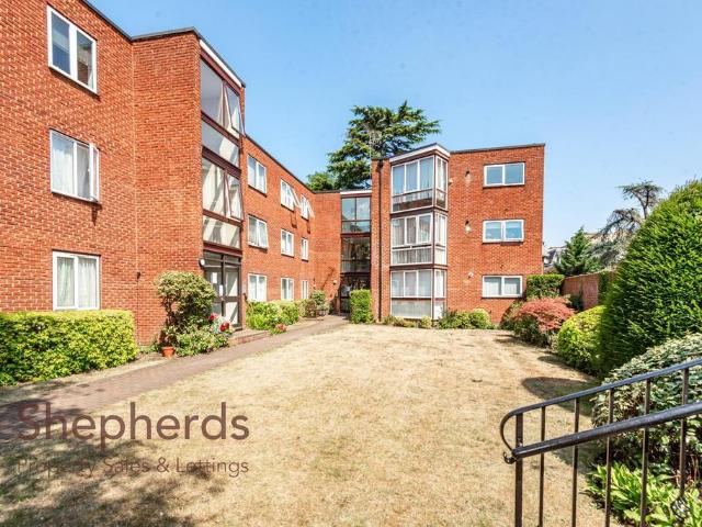 3 bedroom flat for sale