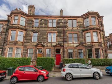 3 bedroom flat for sale