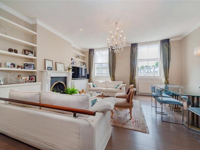3 bedroom flat for sale