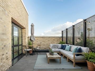 3 bedroom flat for sale