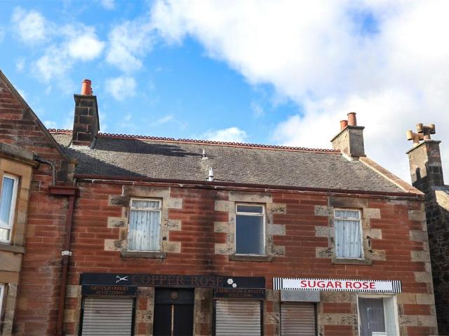 3 bedroom flat for sale