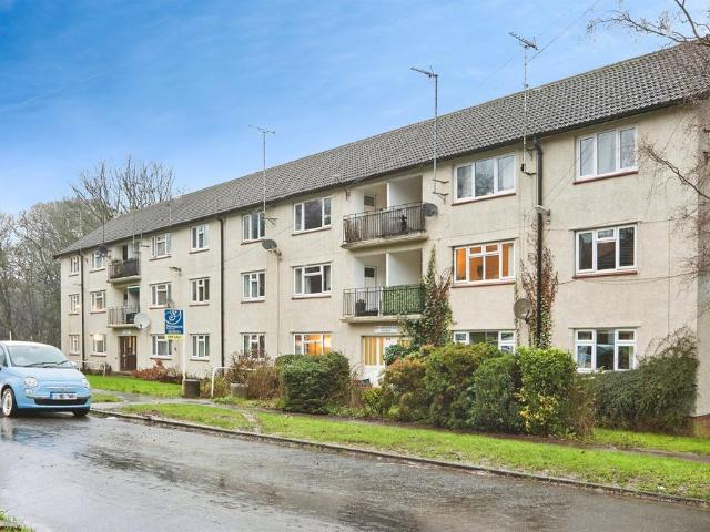3 bedroom flat for sale