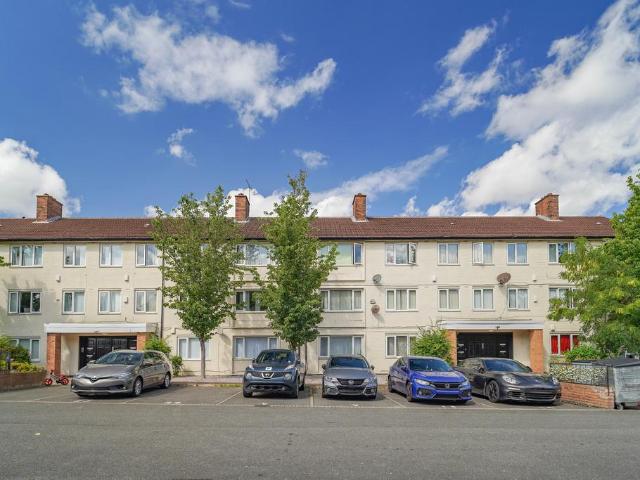 3 bedroom flat for sale