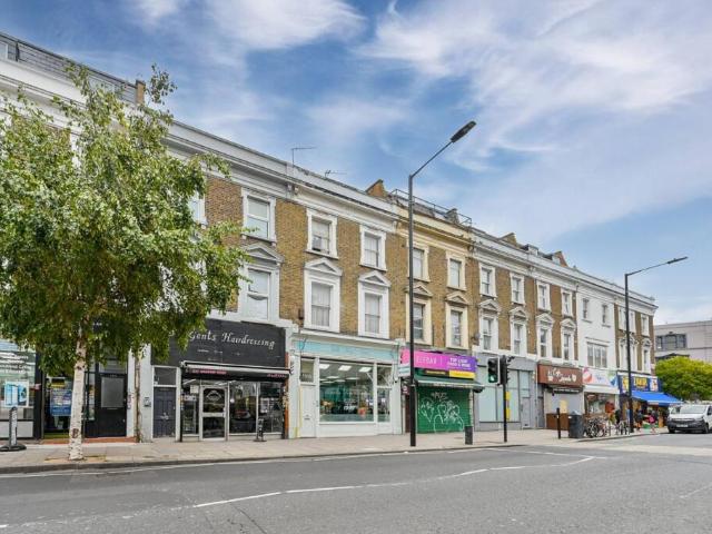 3 bedroom flat for sale