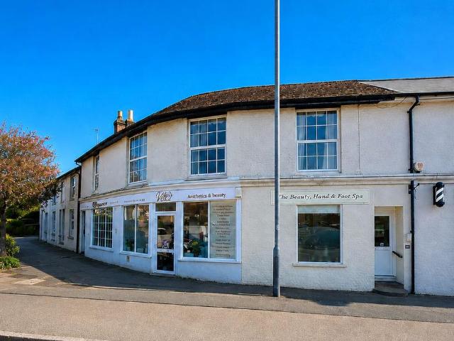 3 bedroom flat for sale