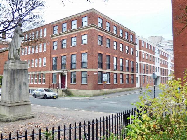 3 bedroom flat for sale