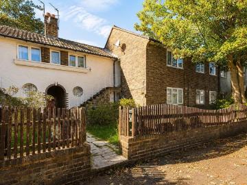 3 bedroom flat for sale