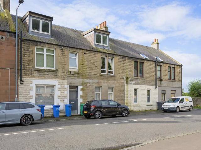 3 bedroom flat for sale