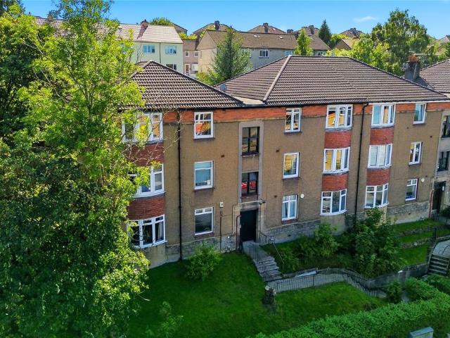 3 bedroom flat for sale