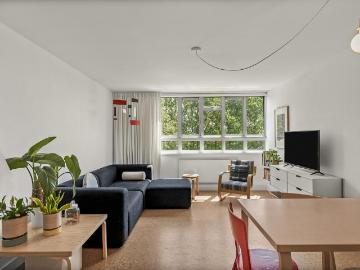 3 bedroom flat for sale