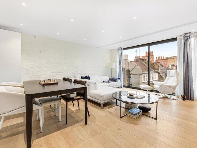 3 bedroom flat for sale