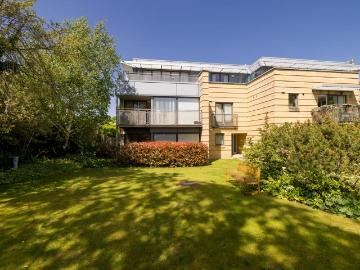 3 bedroom flat for sale