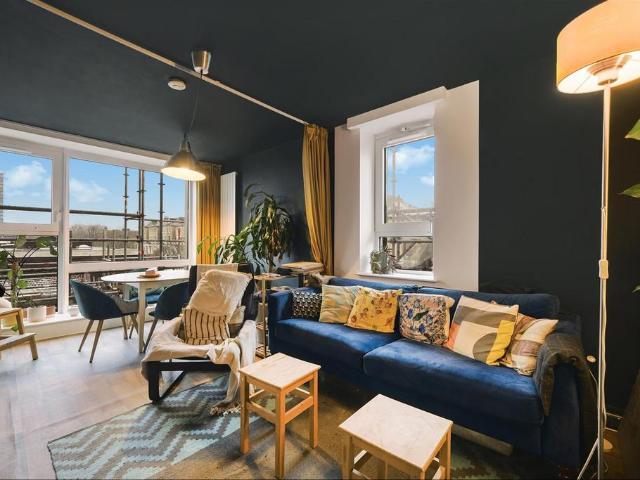 3 bedroom flat for sale