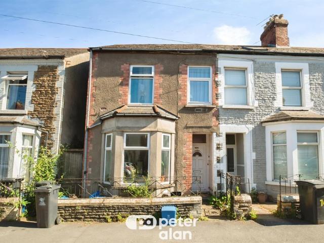 3 bedroom flat for sale