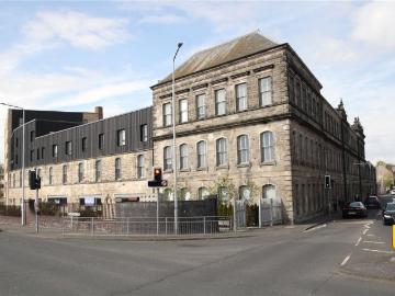 3 bedroom flat for sale