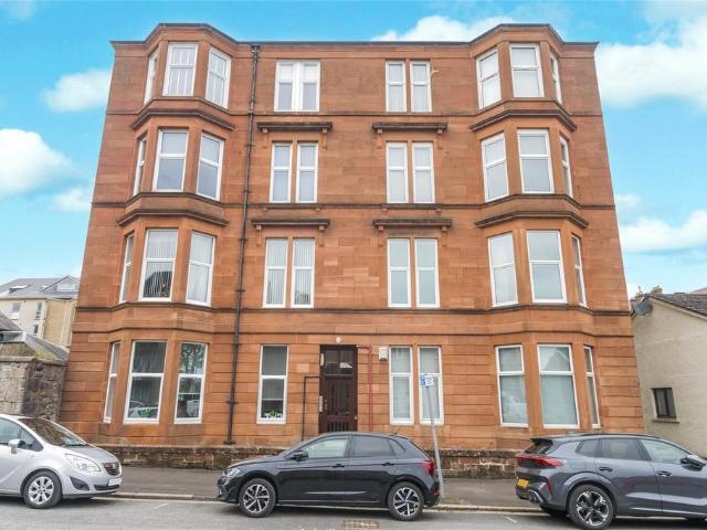 3 bedroom flat for sale