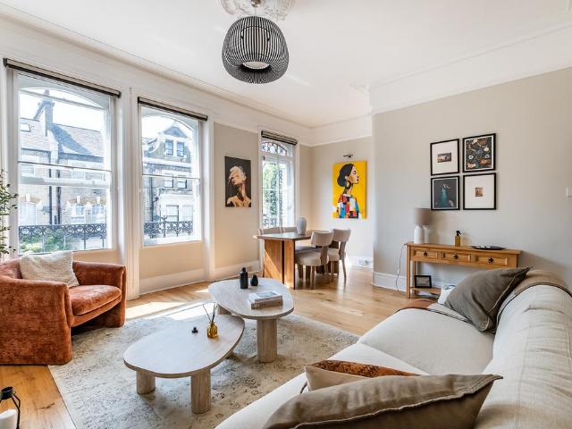 3 bedroom flat for sale