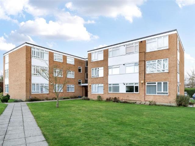 3 bedroom flat for sale