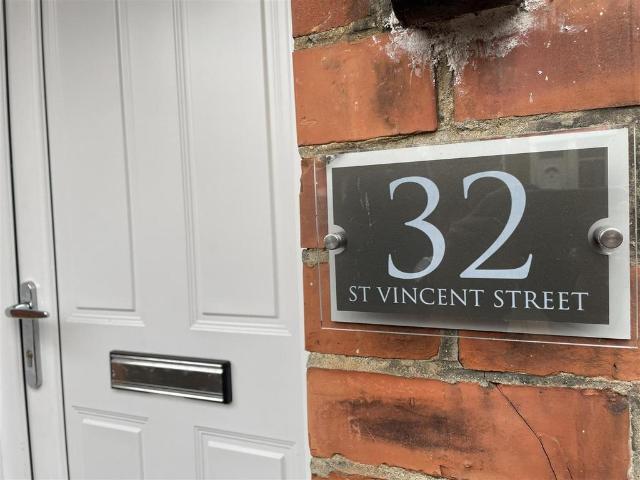 3 bedroom flat for sale