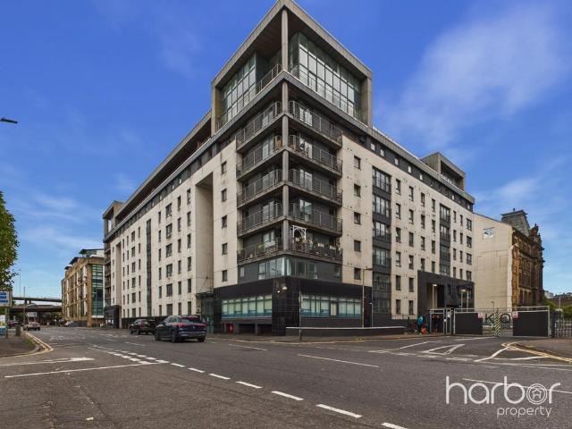3 bedroom flat for sale
