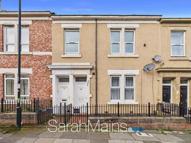 3 bedroom flat for sale