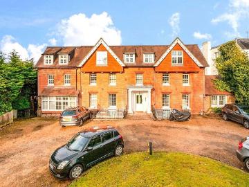 3 bedroom flat for sale