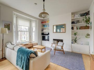 3 bedroom flat for sale