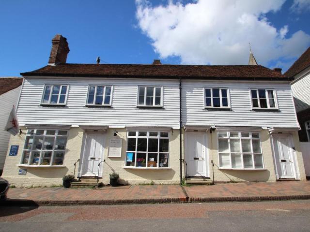 3 bedroom flat for sale